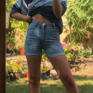 VINTAGE high waisted on shorts